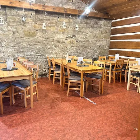 Restaurace A Na Strani Guest house