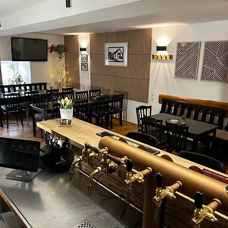 Restaurace A Na Strani بيت ضيافة 3*