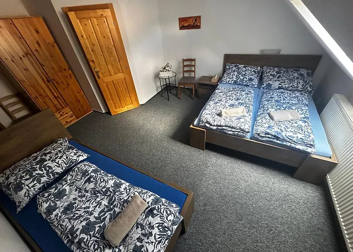 Guest house Restaurace A Na Strani 3*