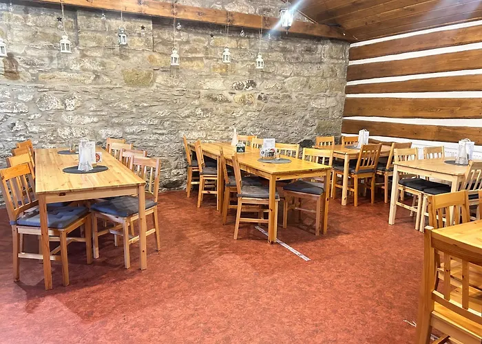 Restaurace A Na Strani Guest house