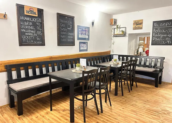 Restaurace A Na Strani Guest house